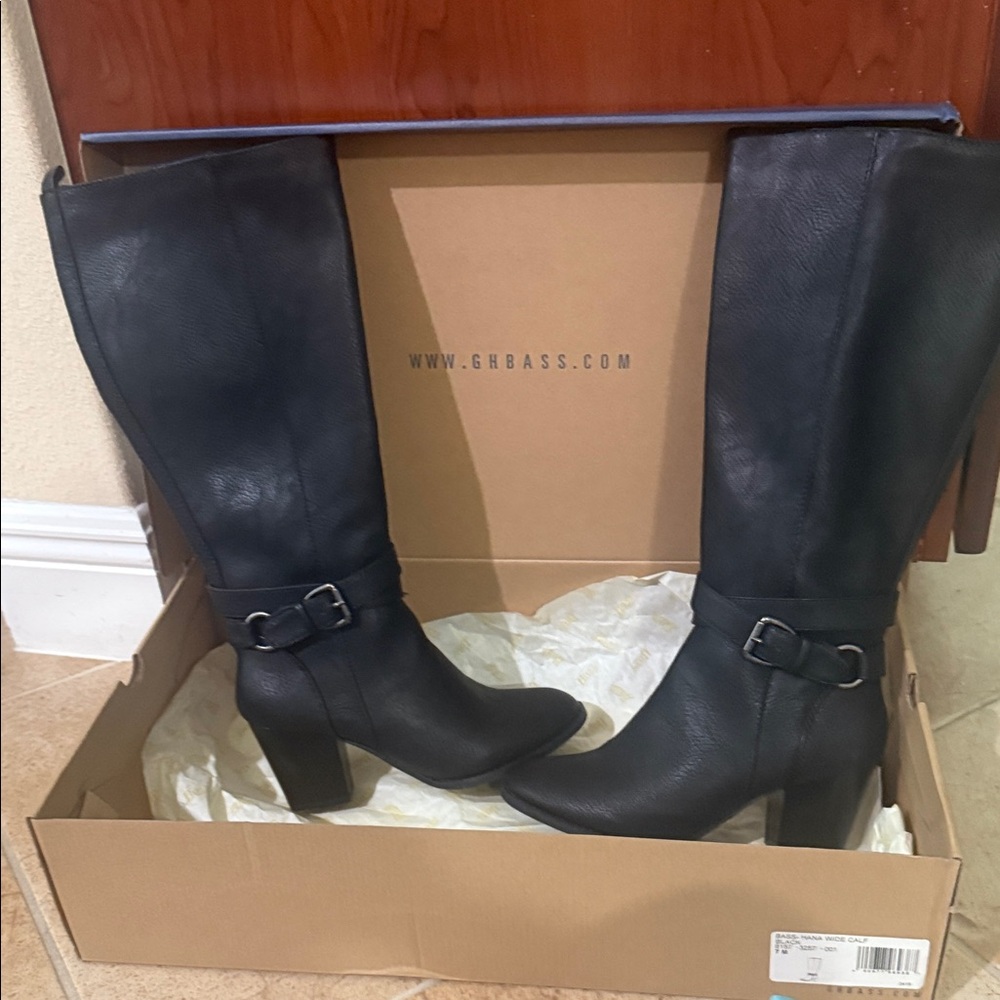 G.H. Bass & Co. Black Leather Heeled Boots
